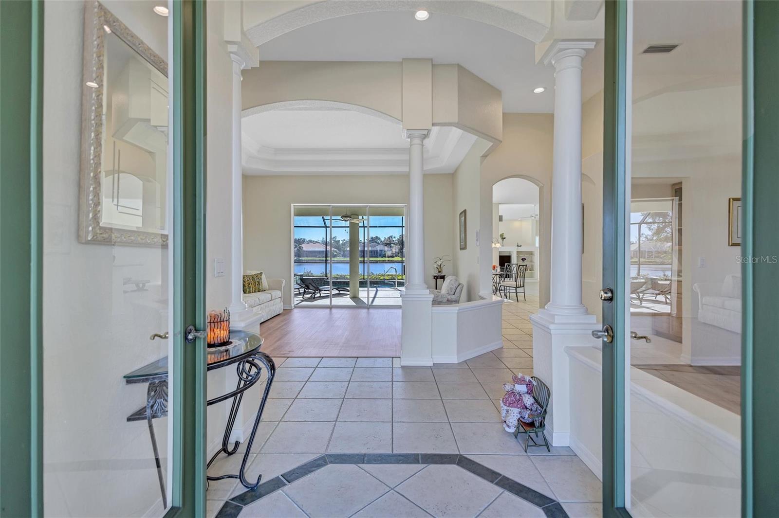 THREE OAKS - Residential