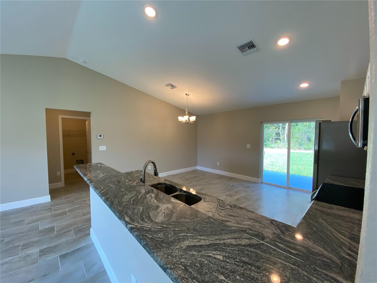 MARION OAKS UN 1 - Residential Lease