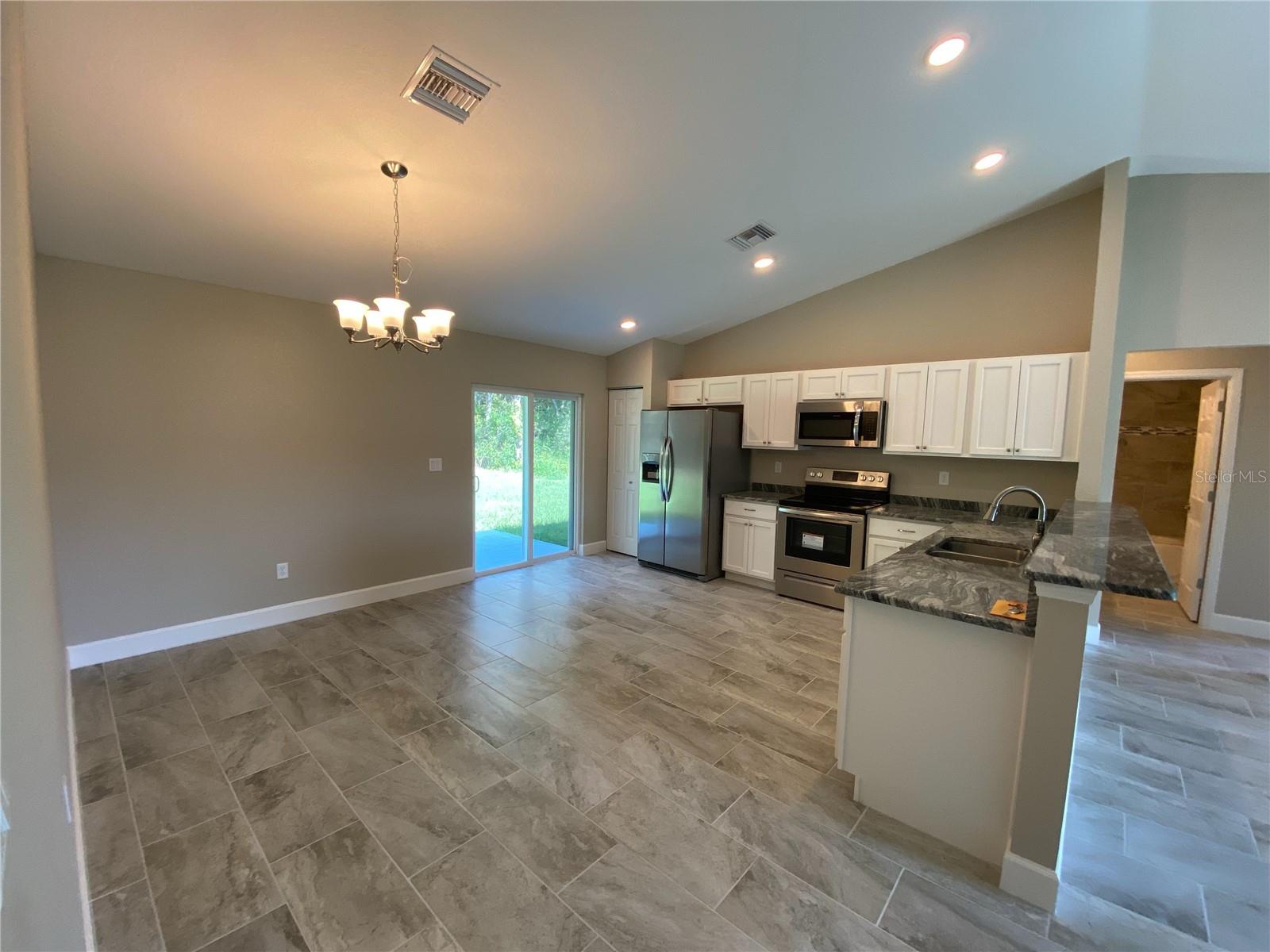 MARION OAKS UN 1 - Residential Lease