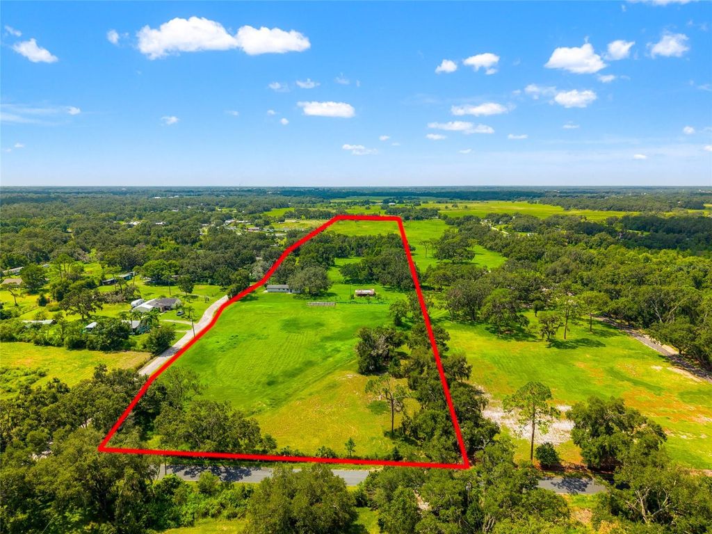 Photo of 7301 Pierce Harwell Road, Plant City, FL 33565 (MLS # TB8418558)