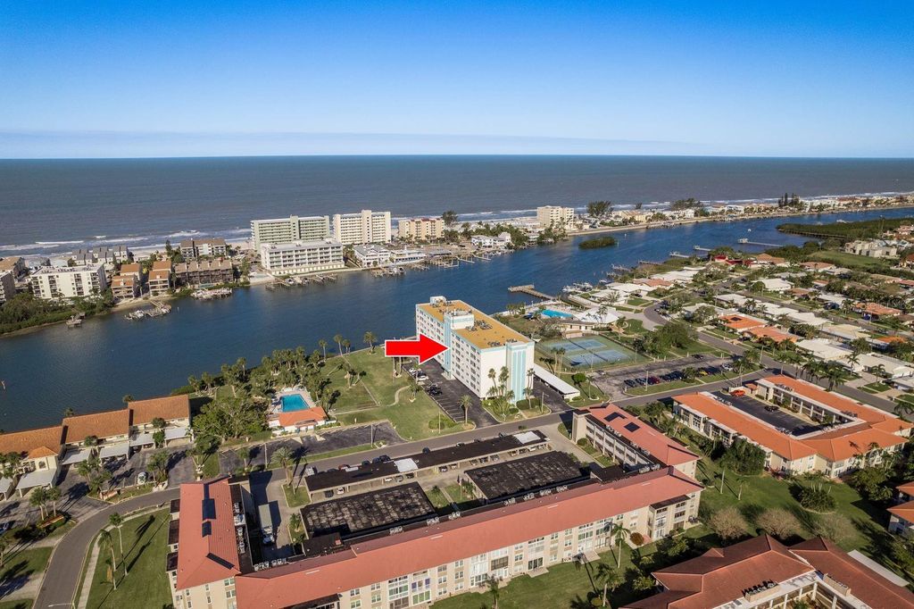 Photo of 10216 Regal Dr #407, Largo, FL 33774 (MLS # W7881679)