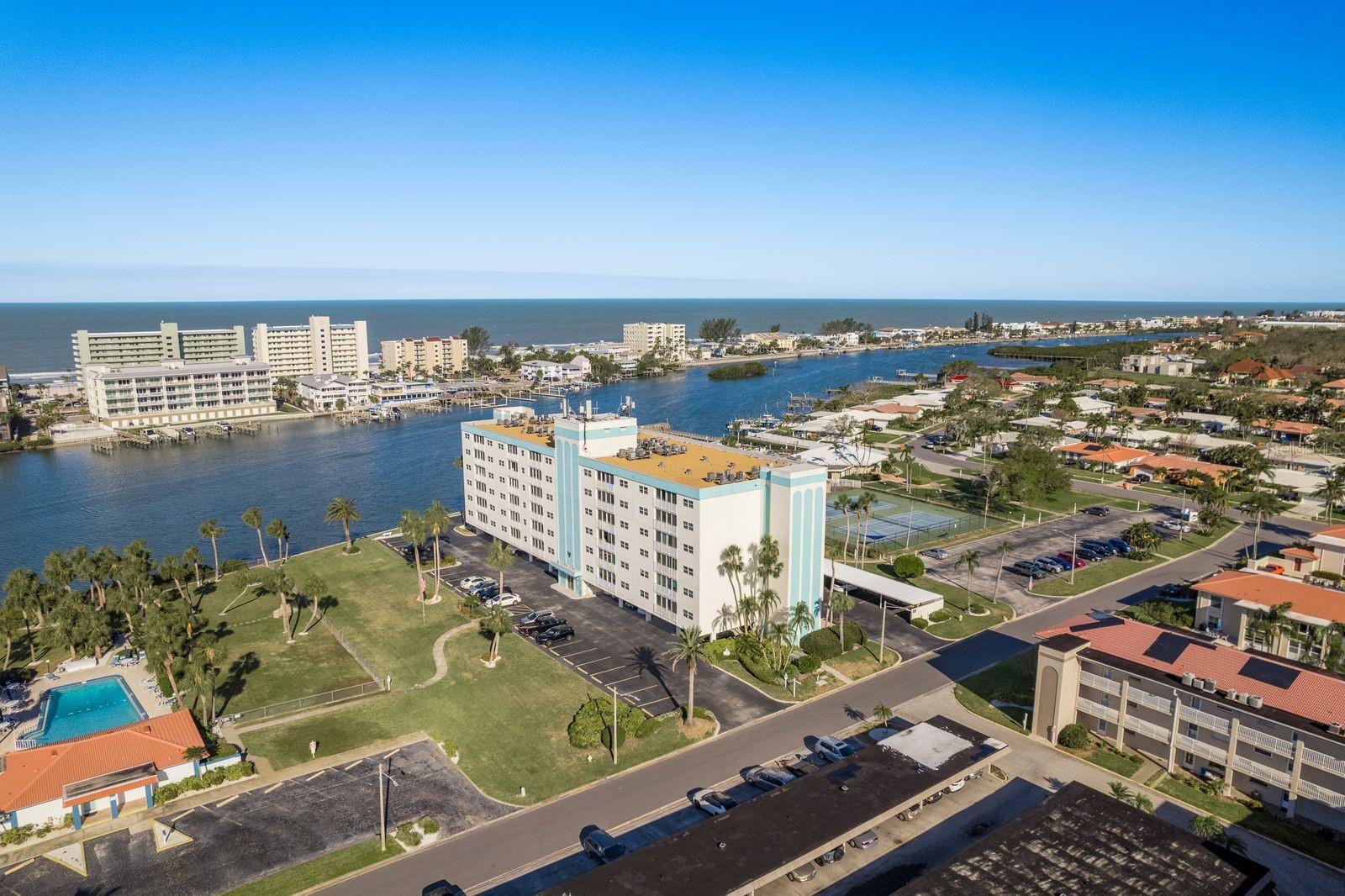 IMPERIAL POINT CONDO IV - Residential