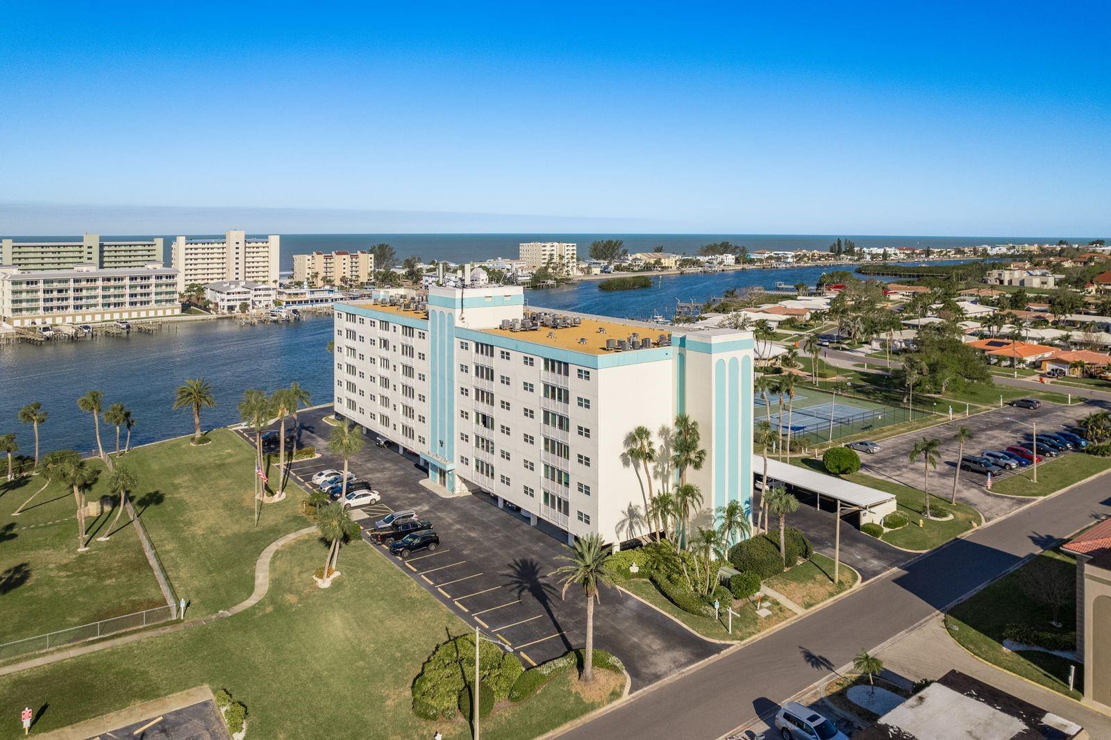 IMPERIAL POINT CONDO IV - Residential