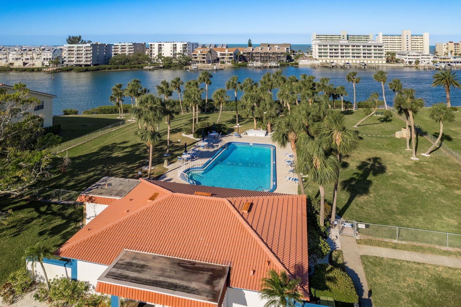 IMPERIAL POINT CONDO IV - Residential