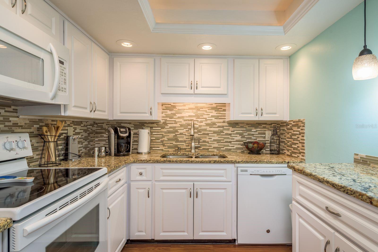 IMPERIAL POINT CONDO IV - Residential