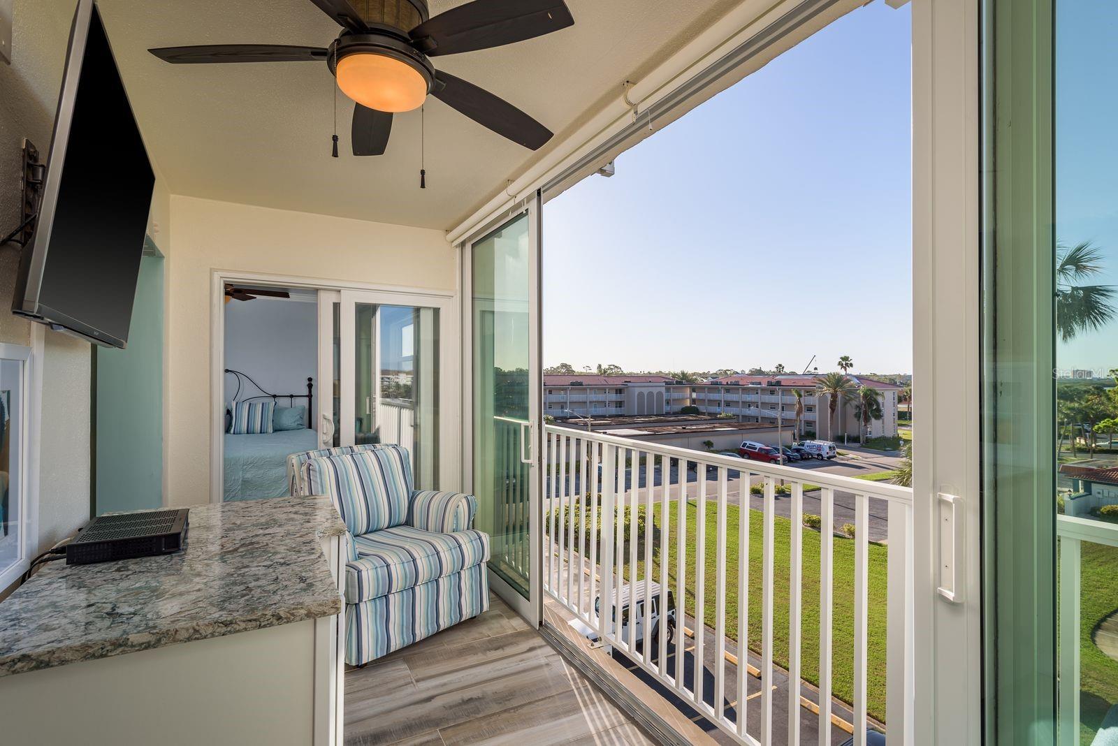 IMPERIAL POINT CONDO IV - Residential