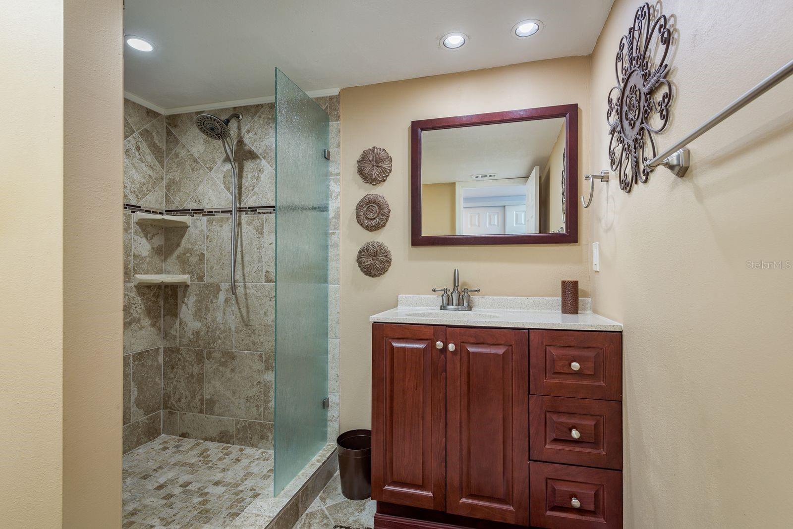 IMPERIAL POINT CONDO IV - Residential