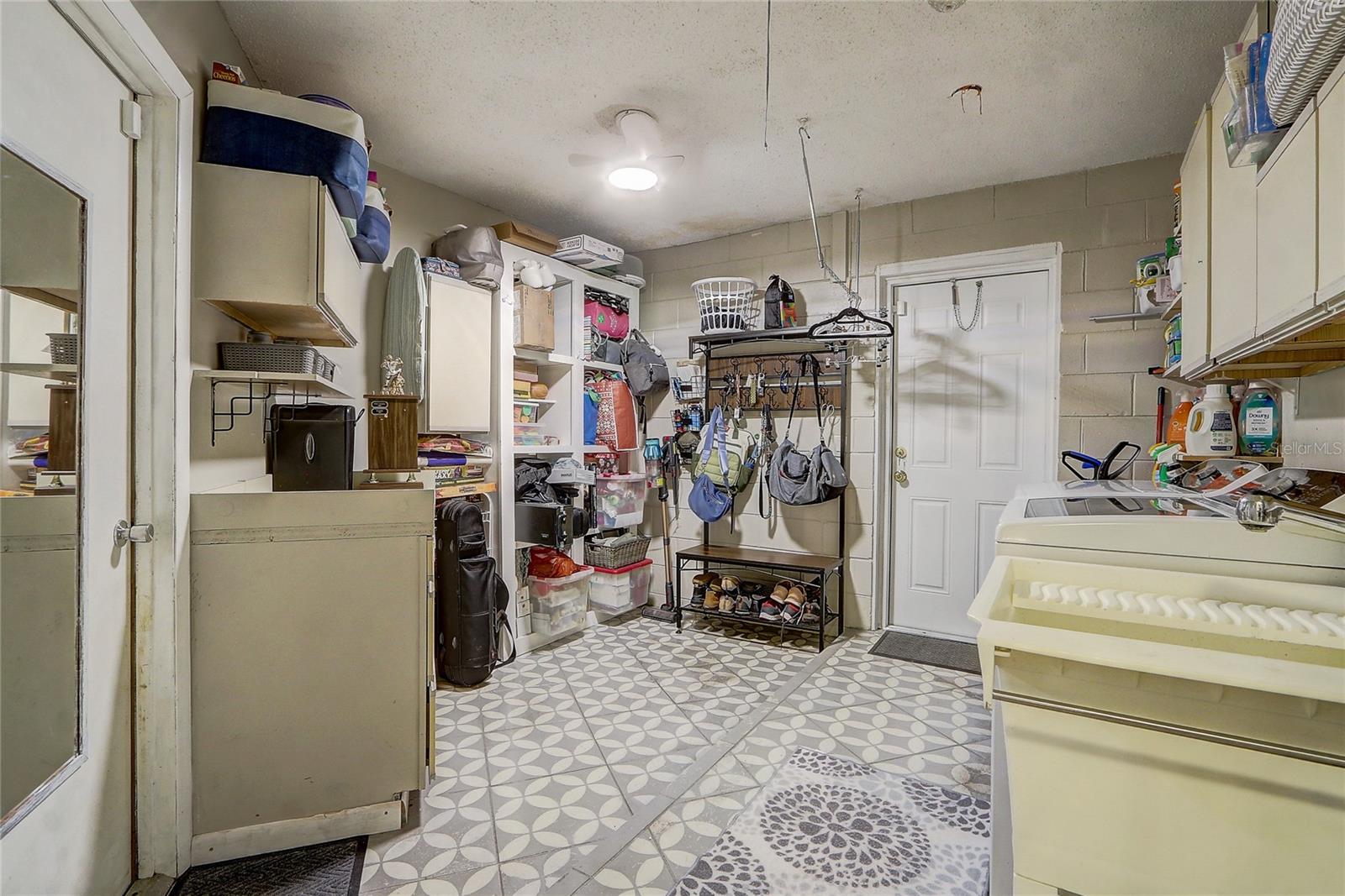 LAUREL SPGS - Residential