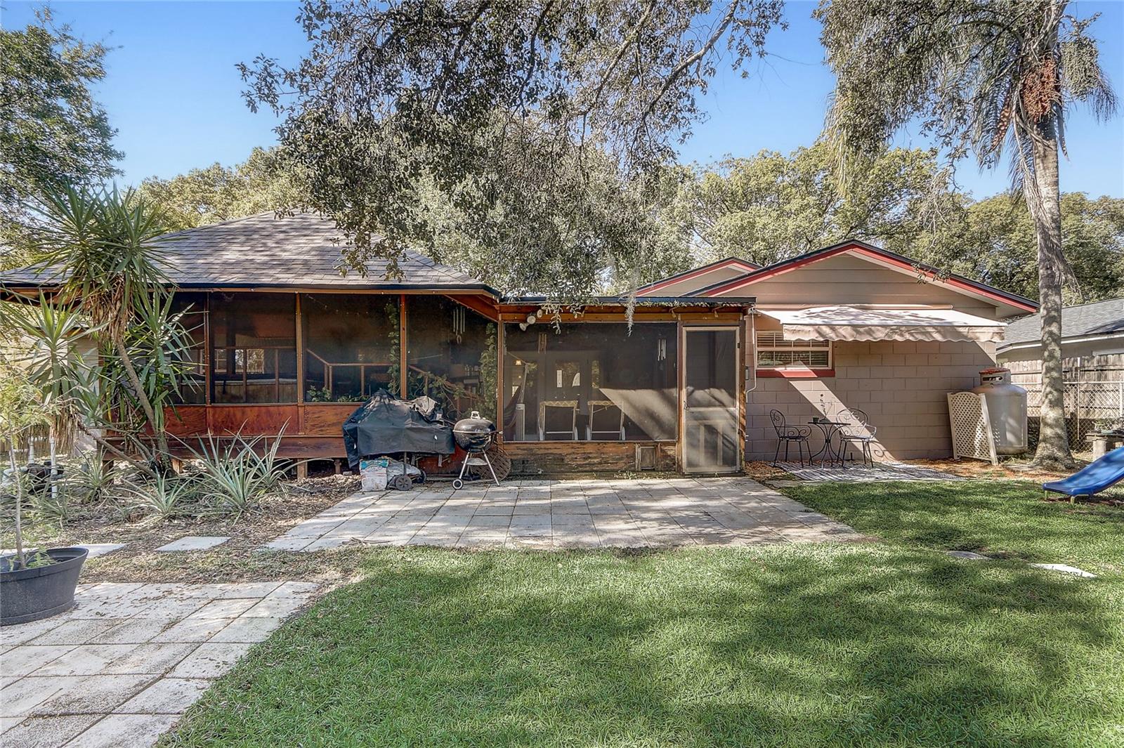 LAUREL SPGS - Residential