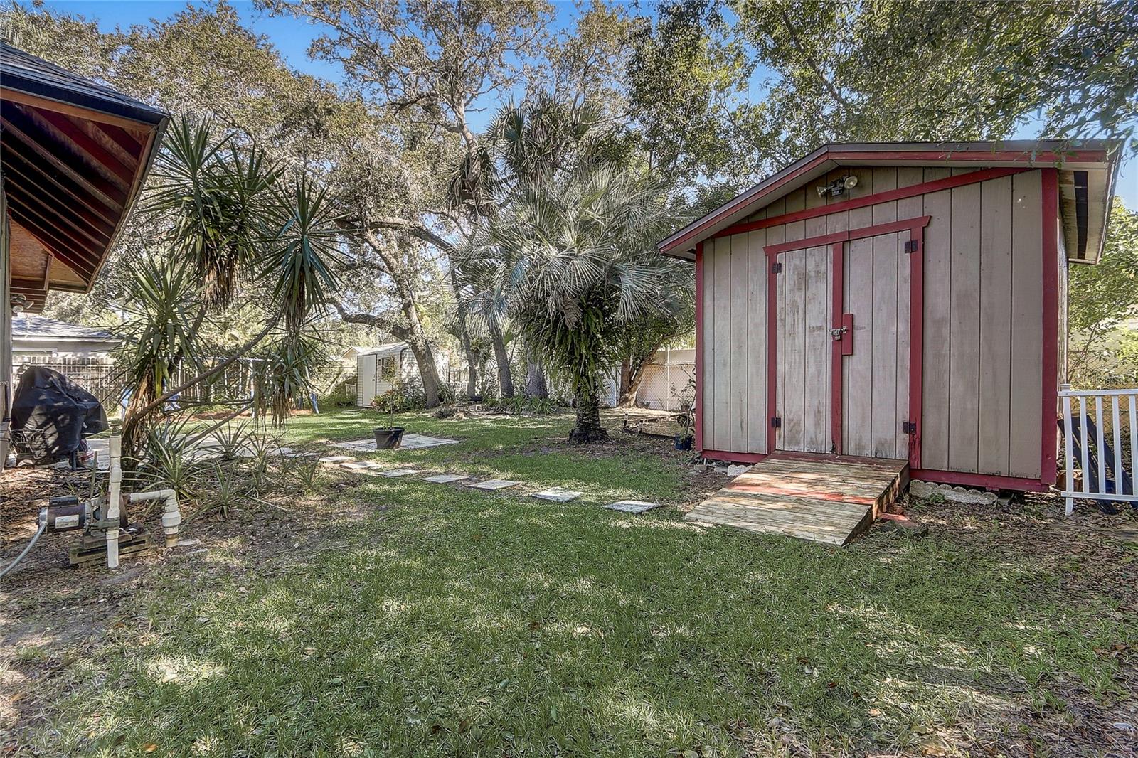 LAUREL SPGS - Residential