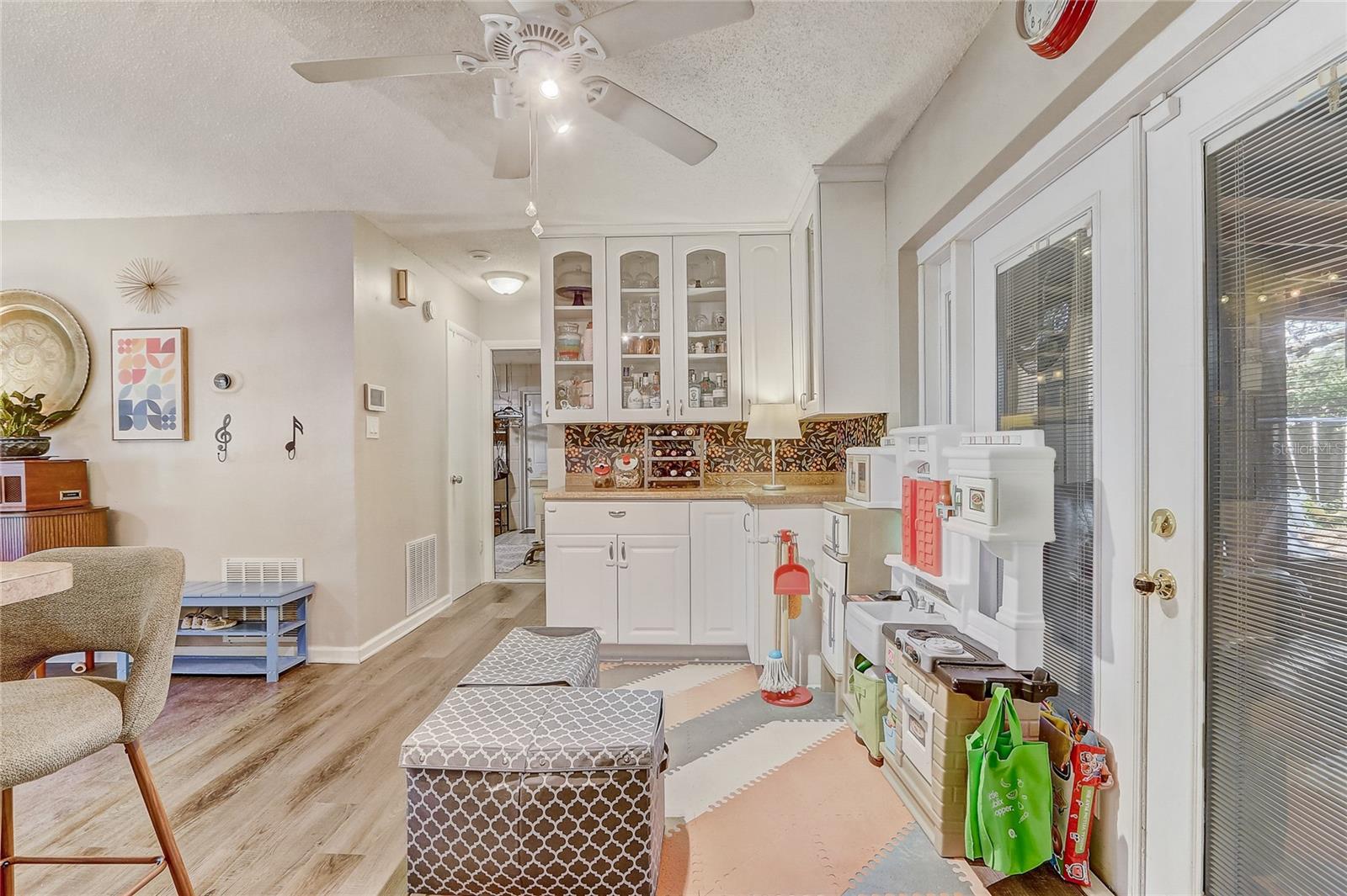 LAUREL SPGS - Residential