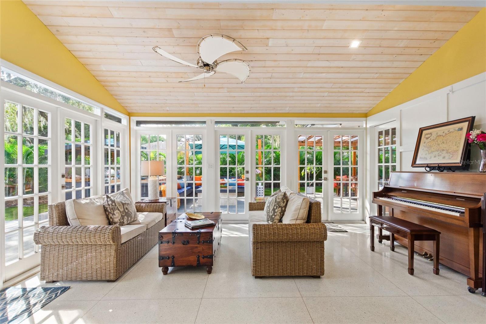 TIMBERLANE SHORES - Residential