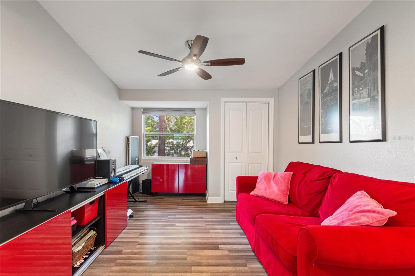 TIMBERLANE SHORES - Residential