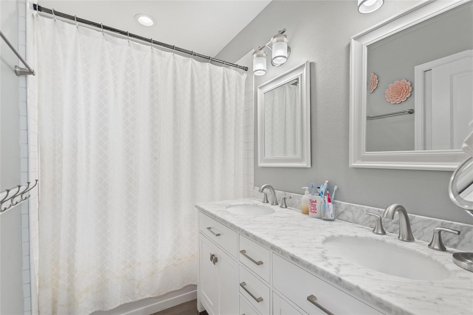 TIMBERLANE SHORES - Residential