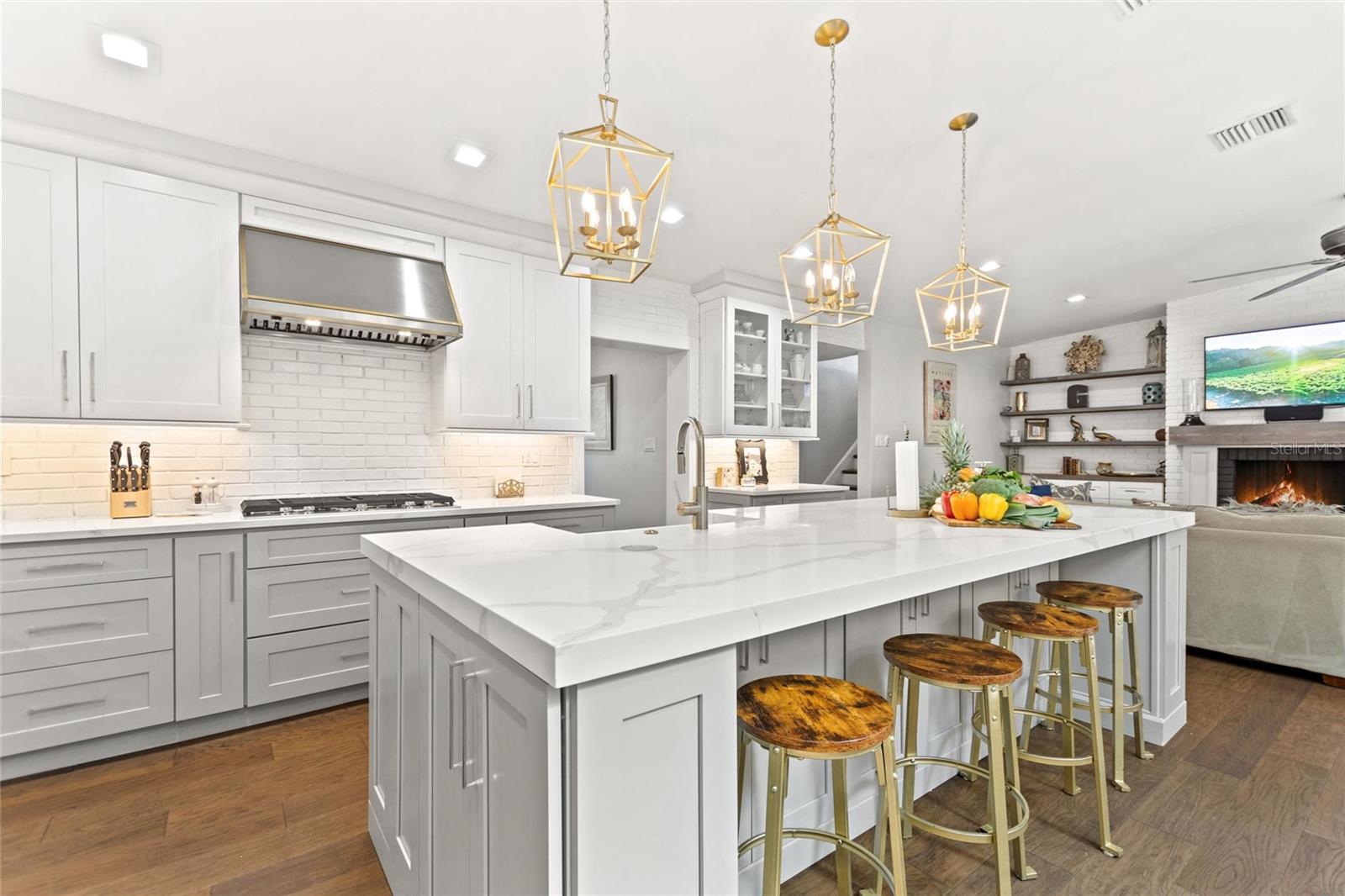 TIMBERLANE SHORES - Residential