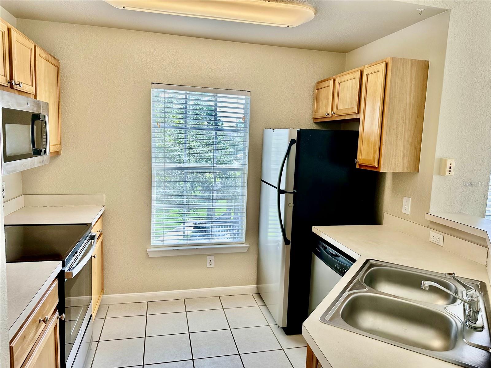 9125 LEE VISTA BOULEVARD 704