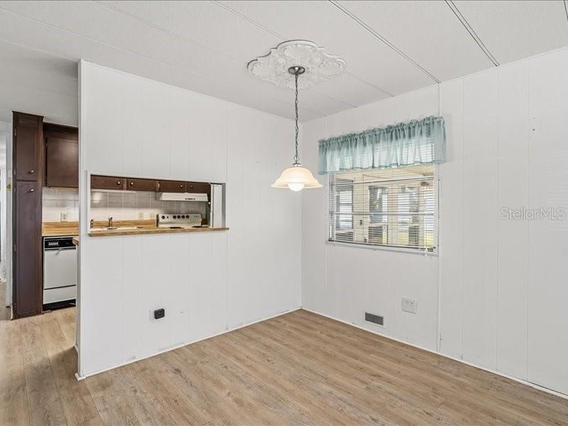 LA DORA MANOR - Residential