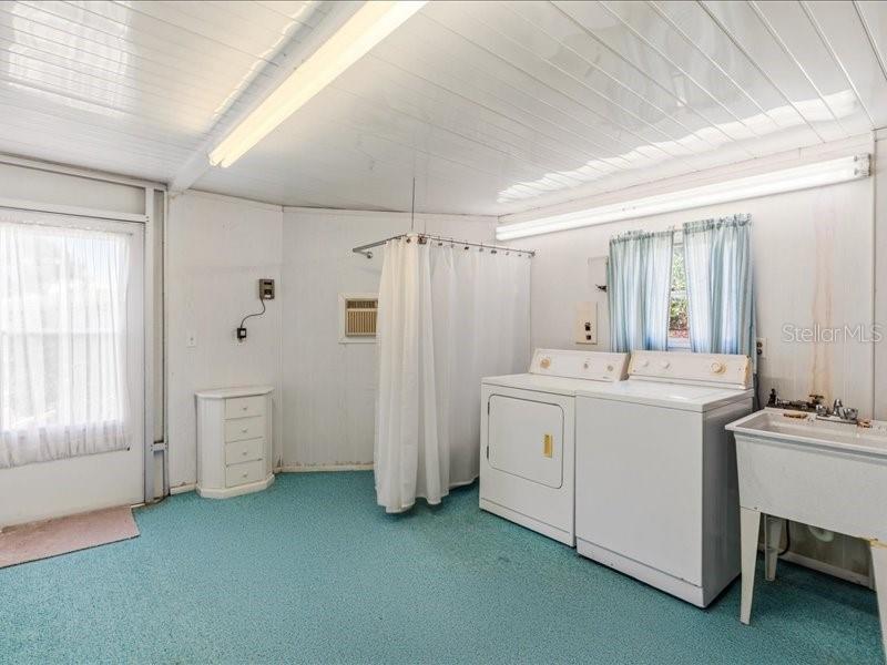 LA DORA MANOR - Residential