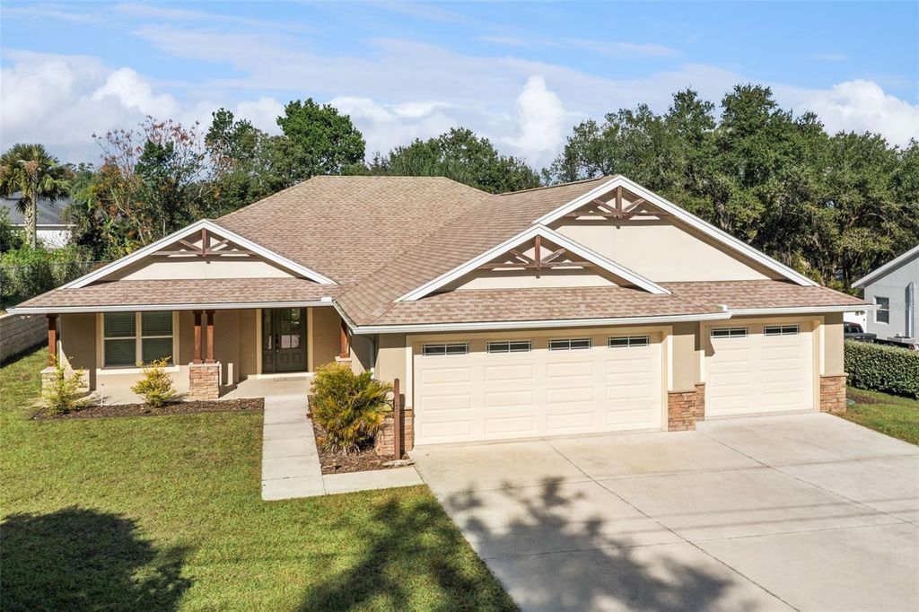 Photo of 120 E Croton Way, Howey In The Hills, FL 34737 (MLS # G5105448)