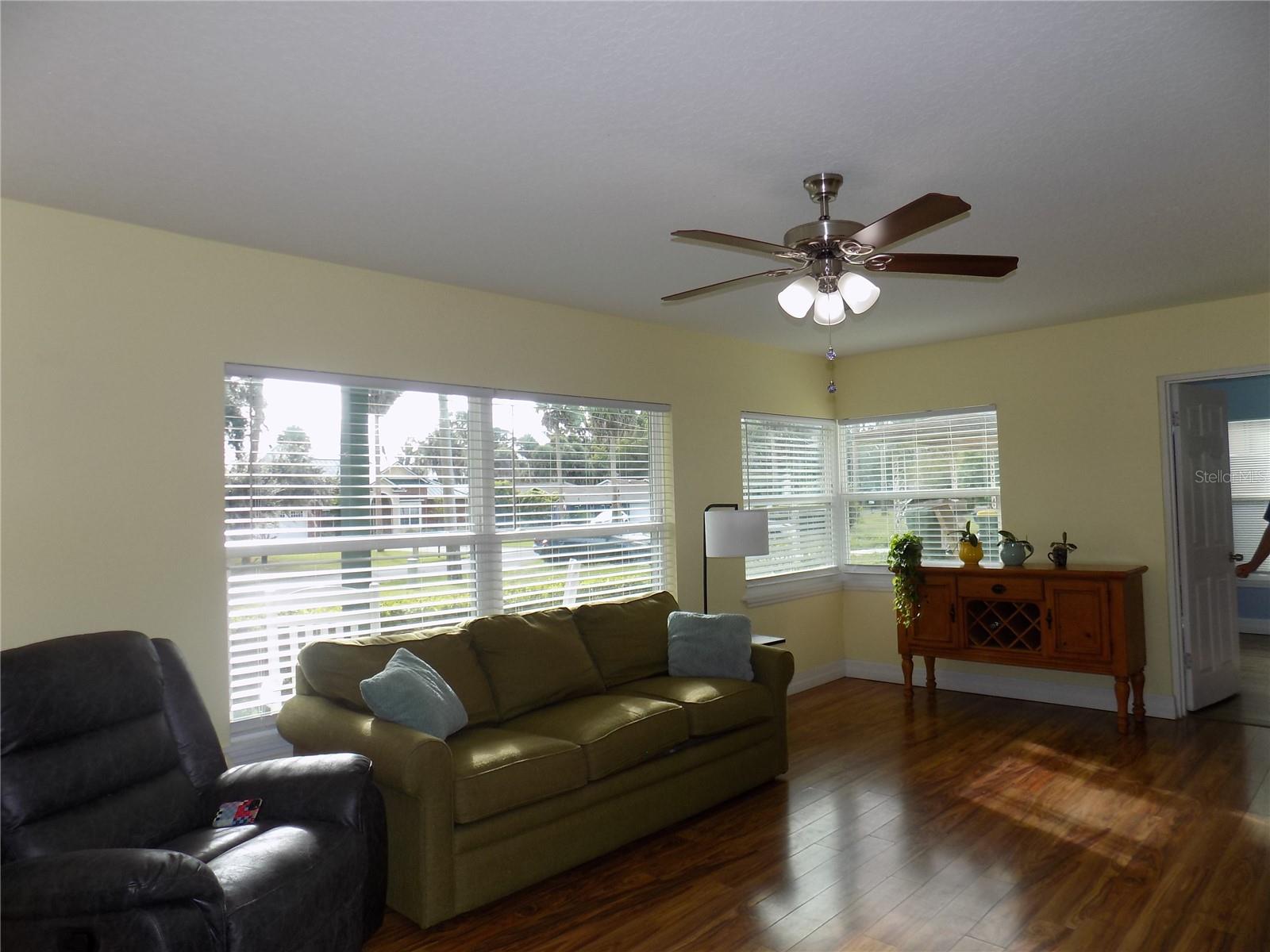 LEESBURG BEACH GROVE - Residential