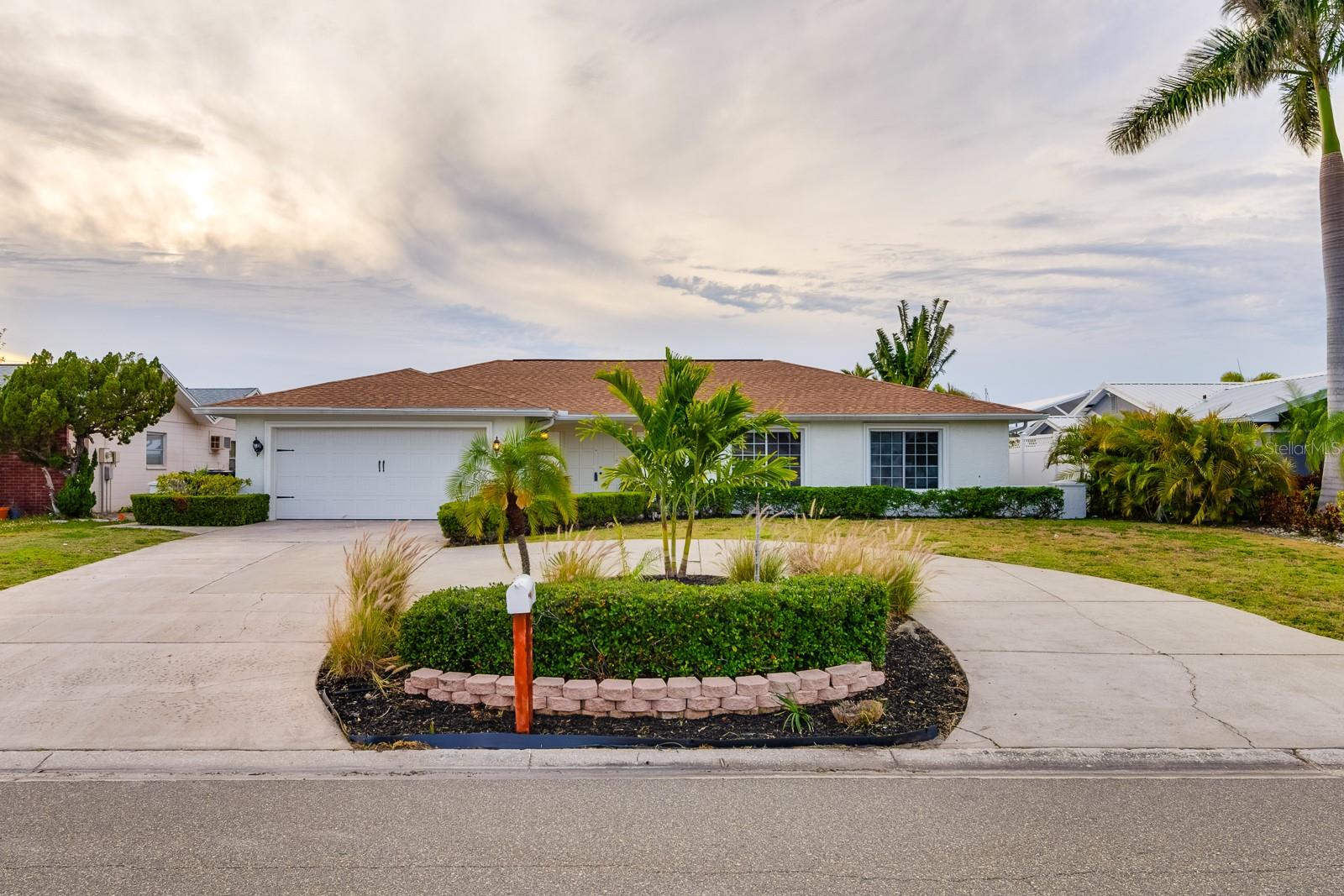 6442 LAKE SUNRISE DRIVE