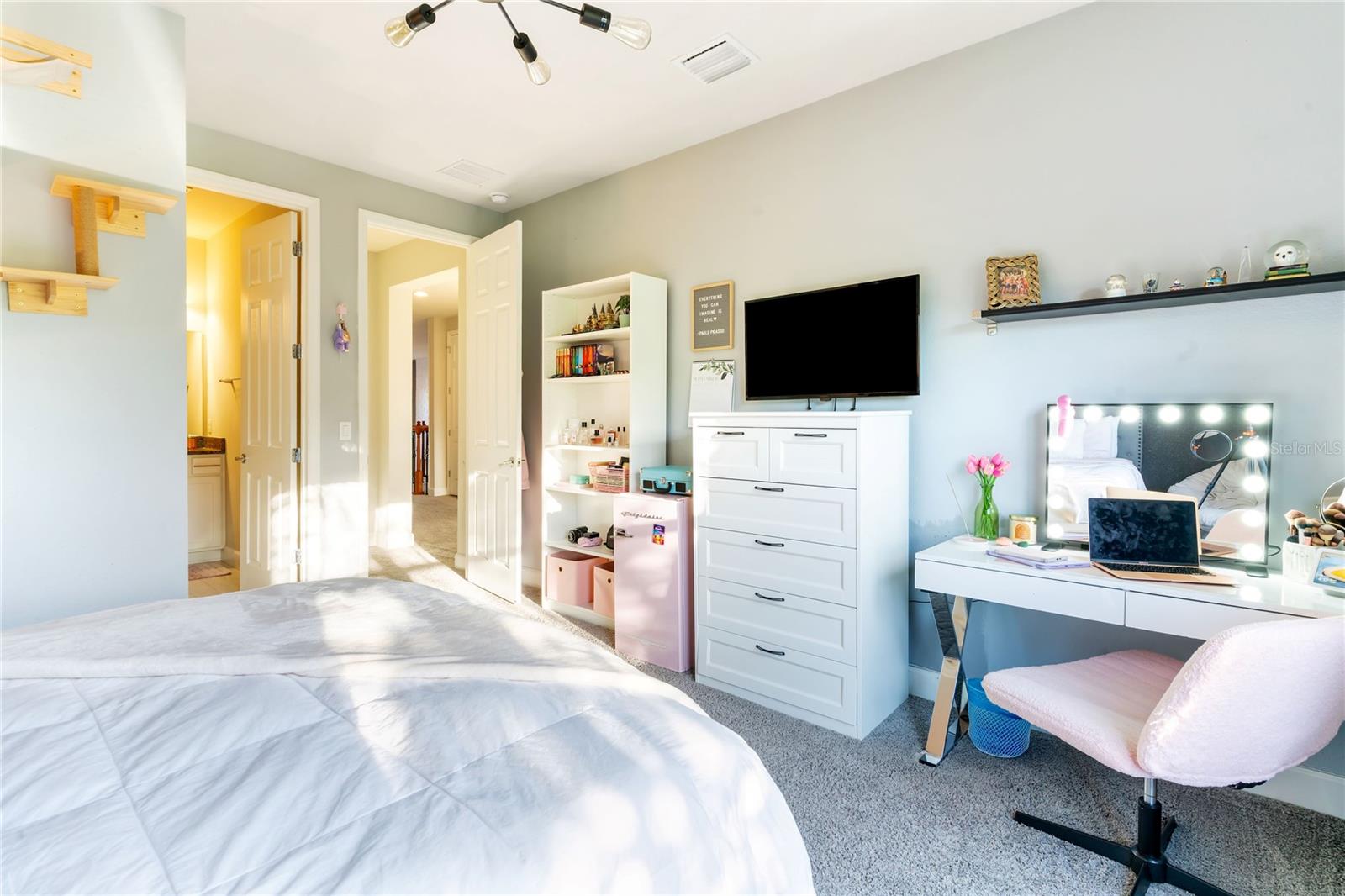 ROYAL LEGACY ESTATES - Residential