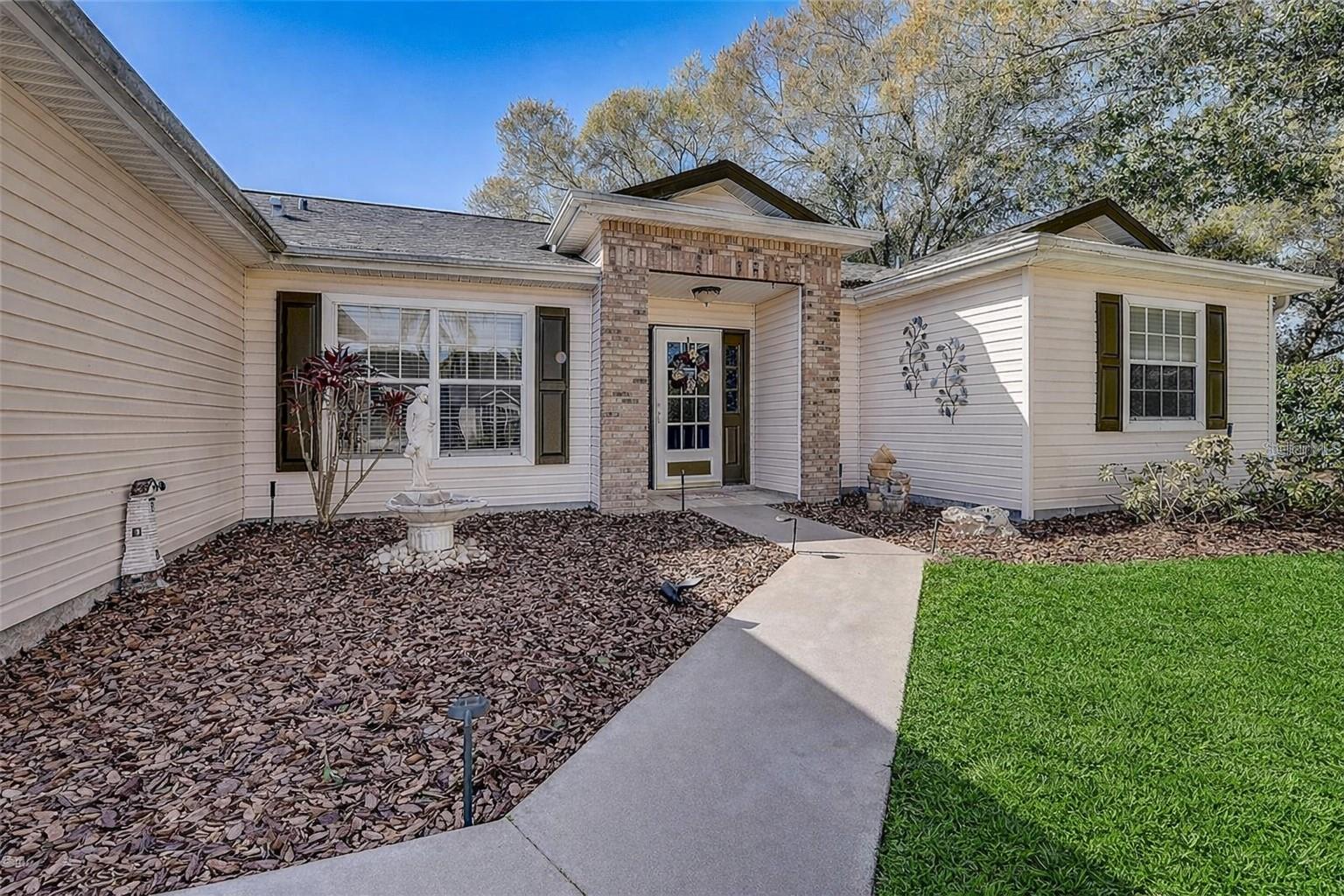 25273 LOST OAK CIRCLE