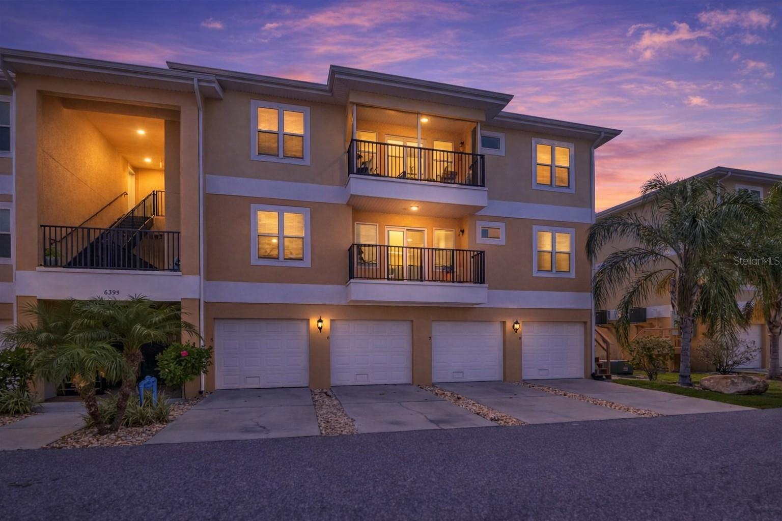 REGENCY PALMS CONDOS BLDG 6 - Residential