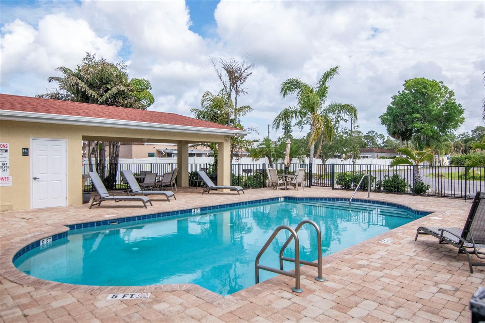 REGENCY PALMS CONDOS BLDG 6 - Residential