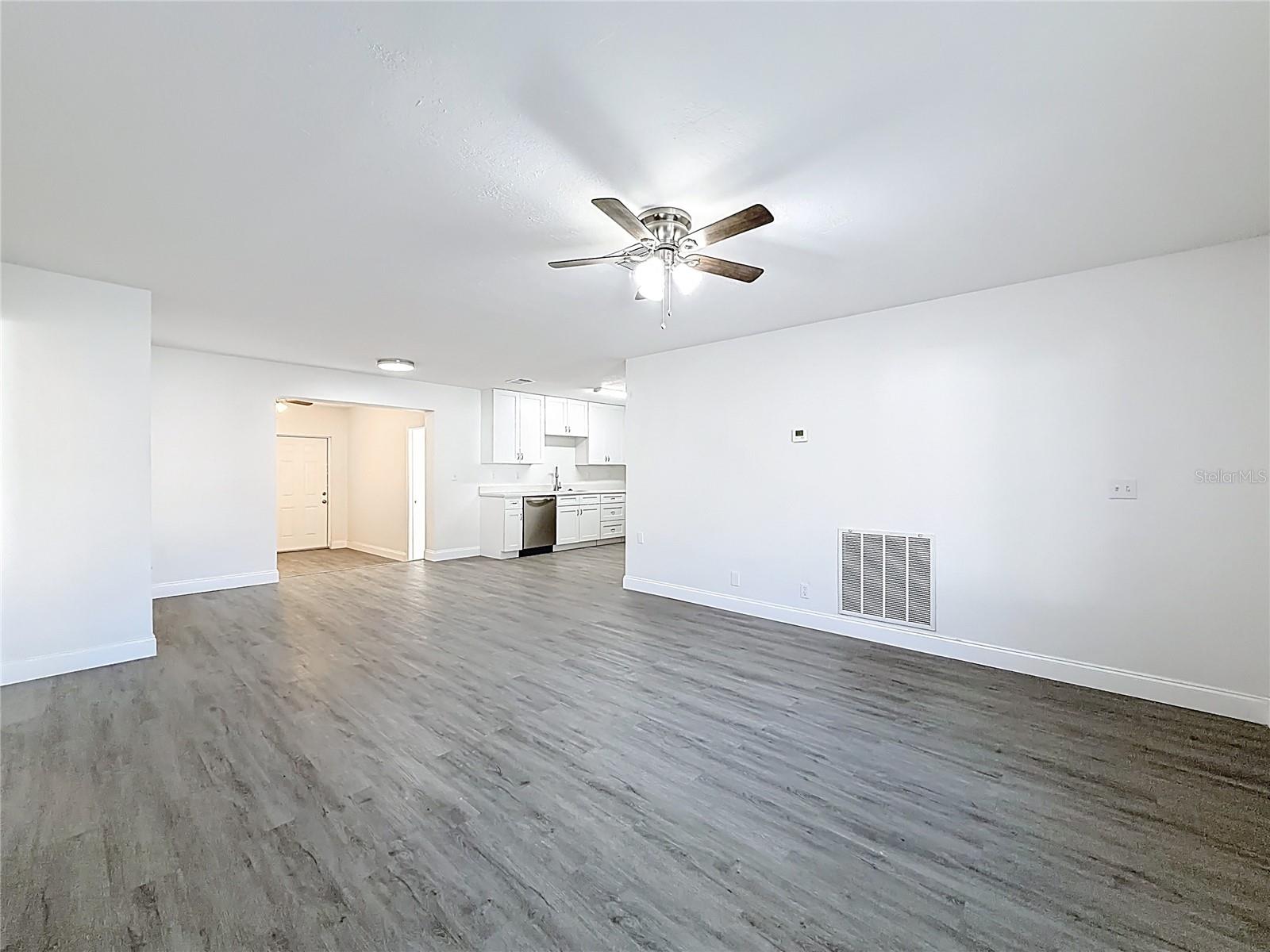 ANCHORAGE OF TARPON LAKE UNIT THREE THE - Residential