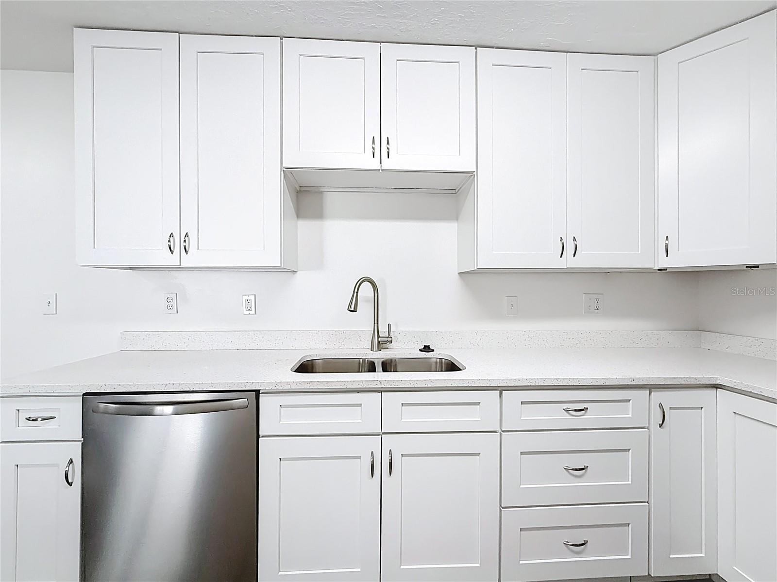 ANCHORAGE OF TARPON LAKE UNIT THREE THE - Residential