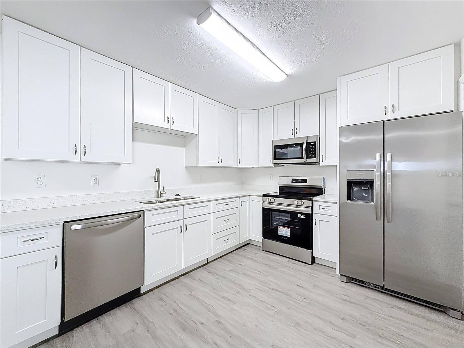 ANCHORAGE OF TARPON LAKE UNIT THREE THE - Residential