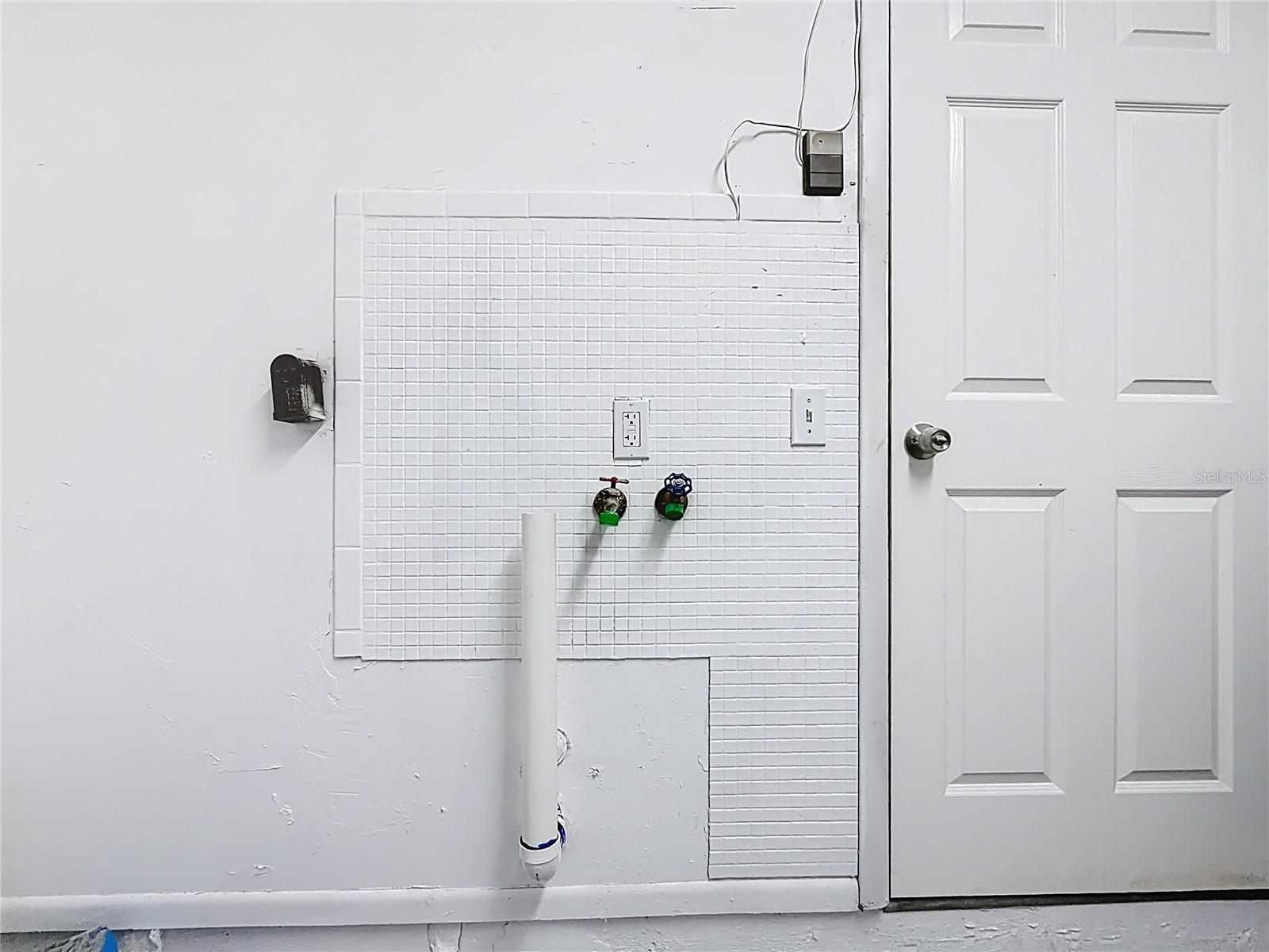 ANCHORAGE OF TARPON LAKE UNIT THREE THE - Residential