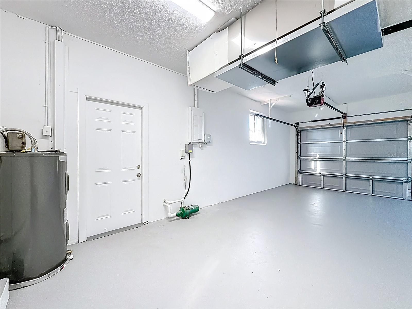 ANCHORAGE OF TARPON LAKE UNIT THREE THE - Residential