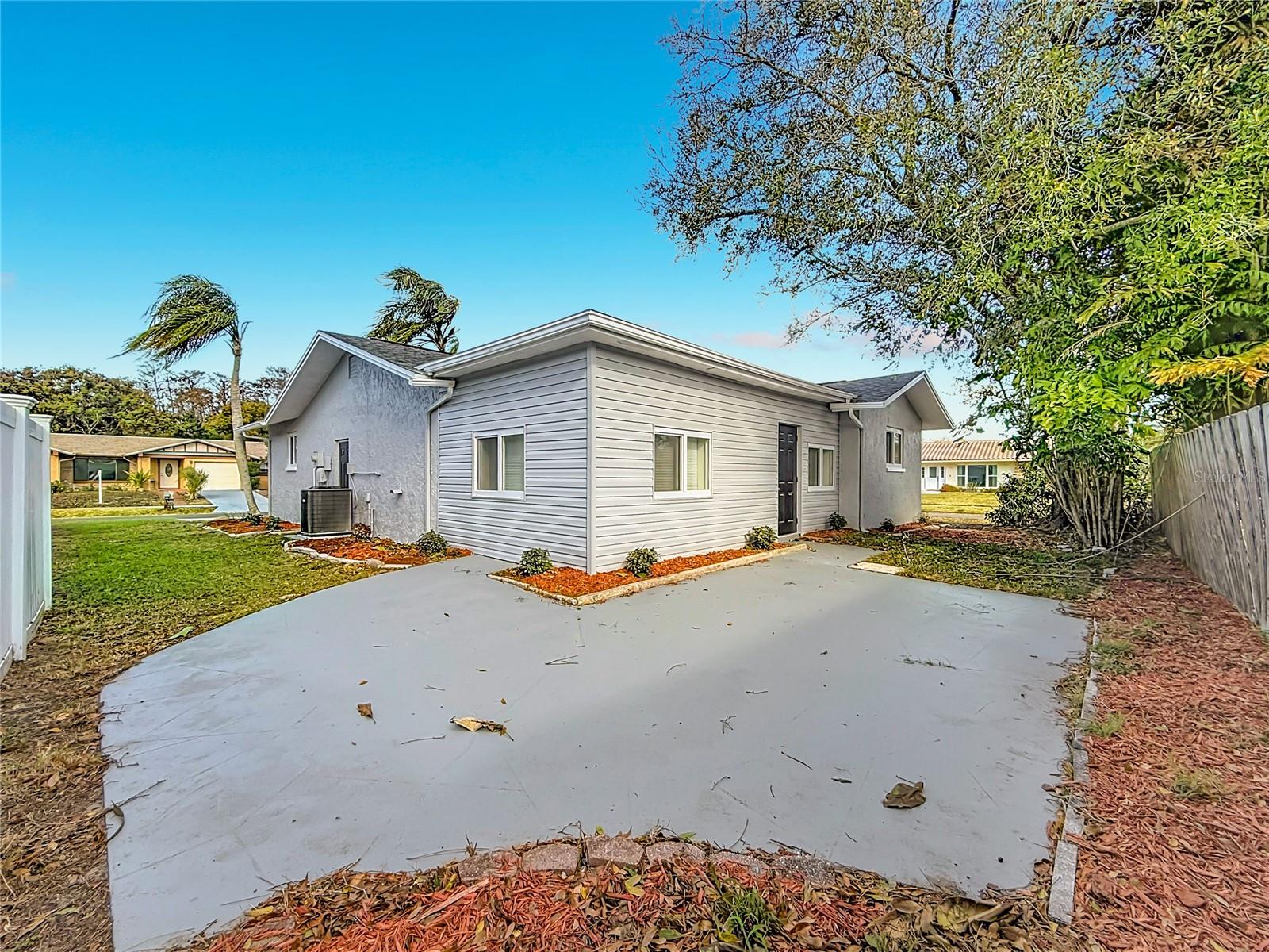 ANCHORAGE OF TARPON LAKE UNIT THREE THE - Residential