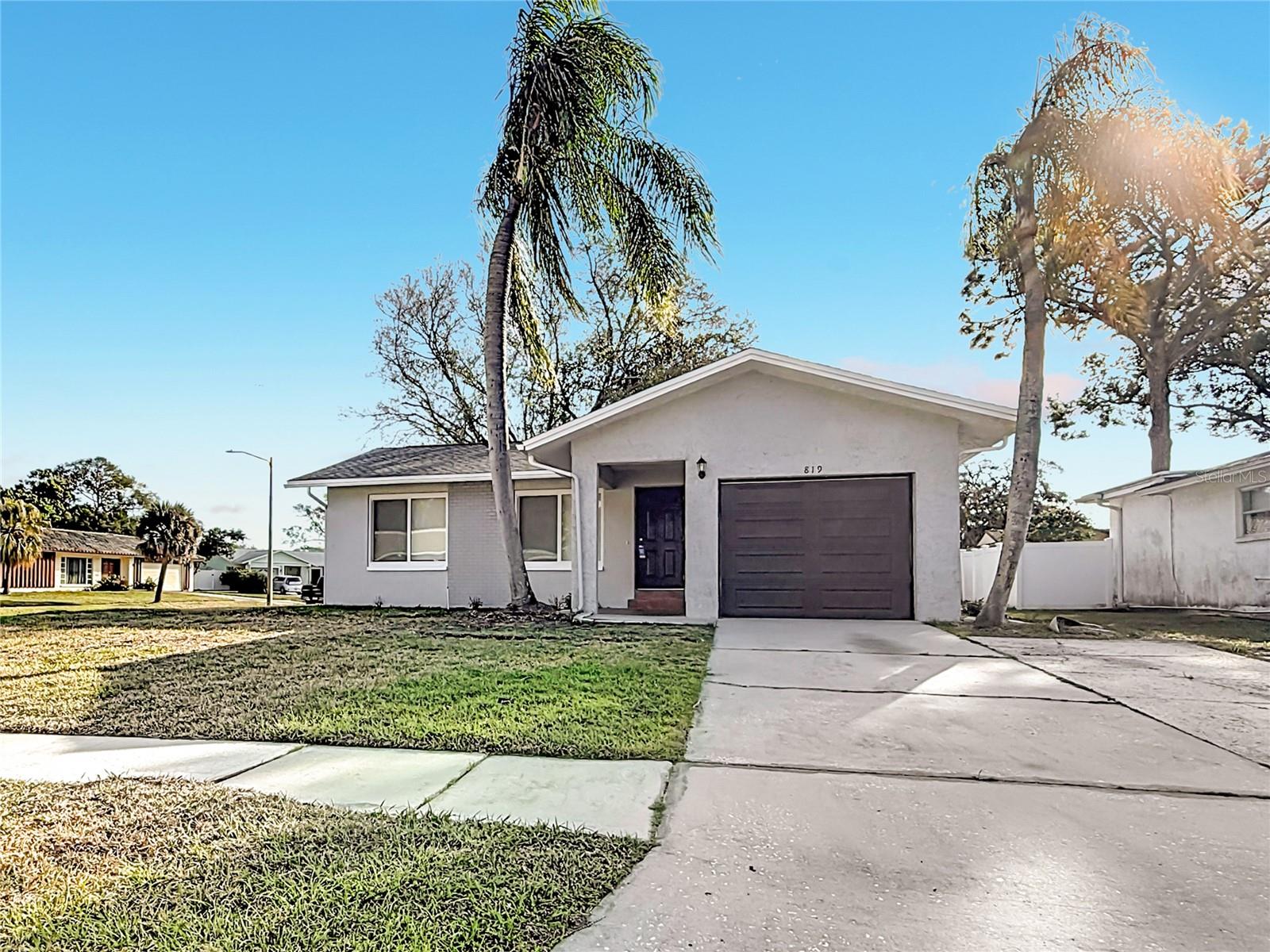 ANCHORAGE OF TARPON LAKE UNIT THREE THE - Residential