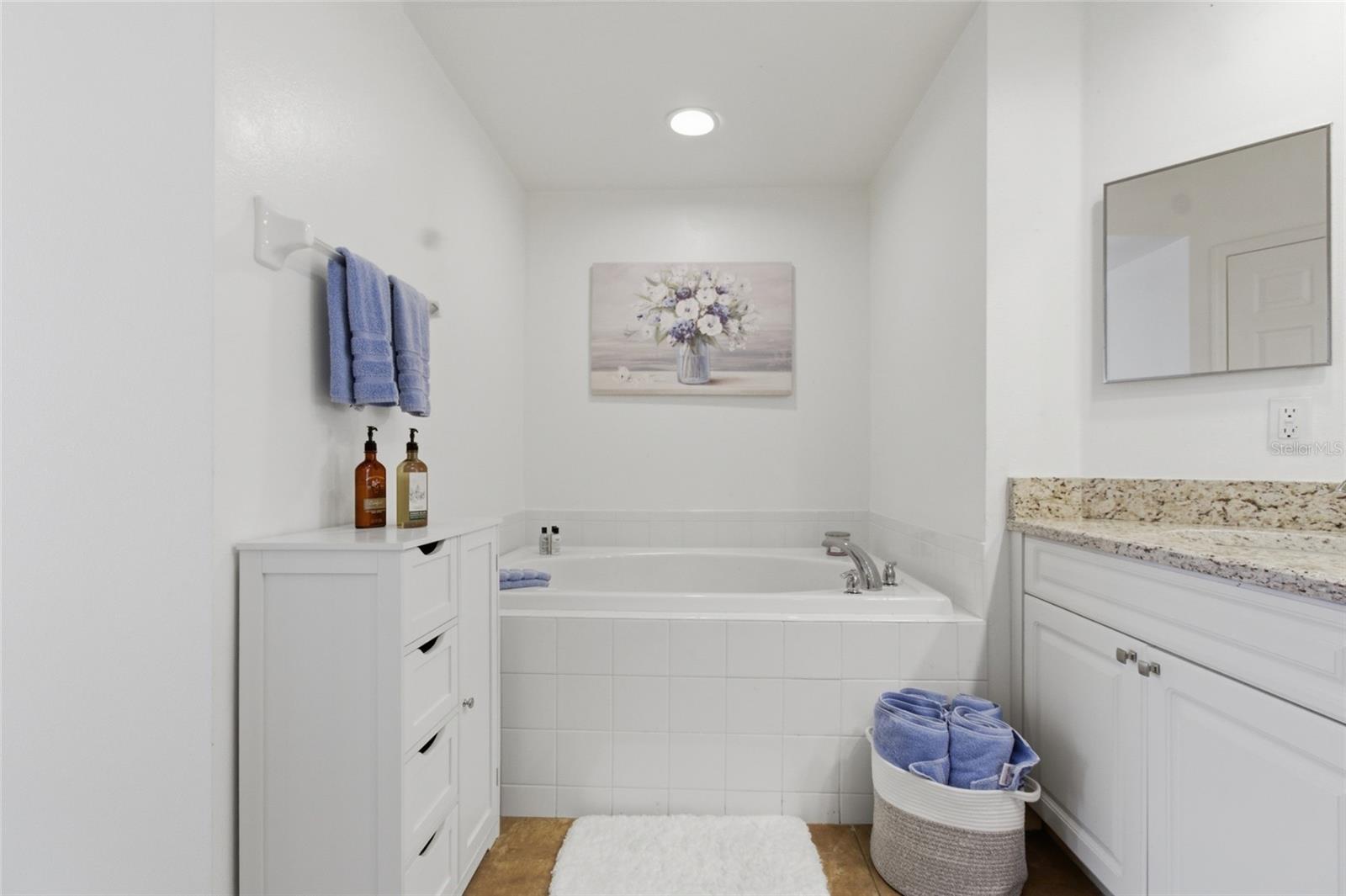 GOLF LAKE CONDO 3 AT EAST BAY - Residential