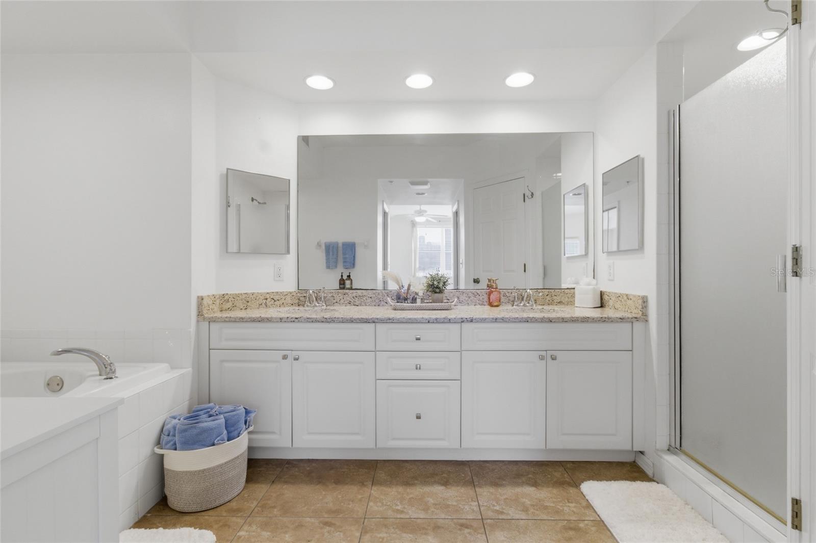 GOLF LAKE CONDO 3 AT EAST BAY - Residential