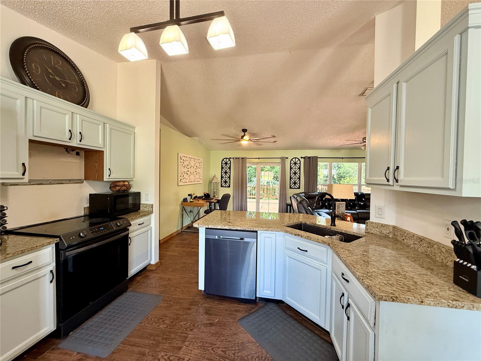 DELTONA LAKES UNIT 04 - Residential