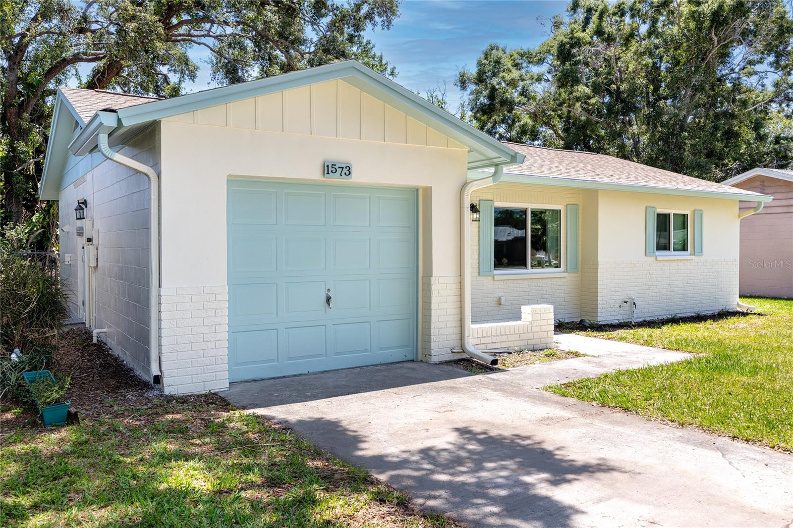 1573 CUMBERLAND LANE