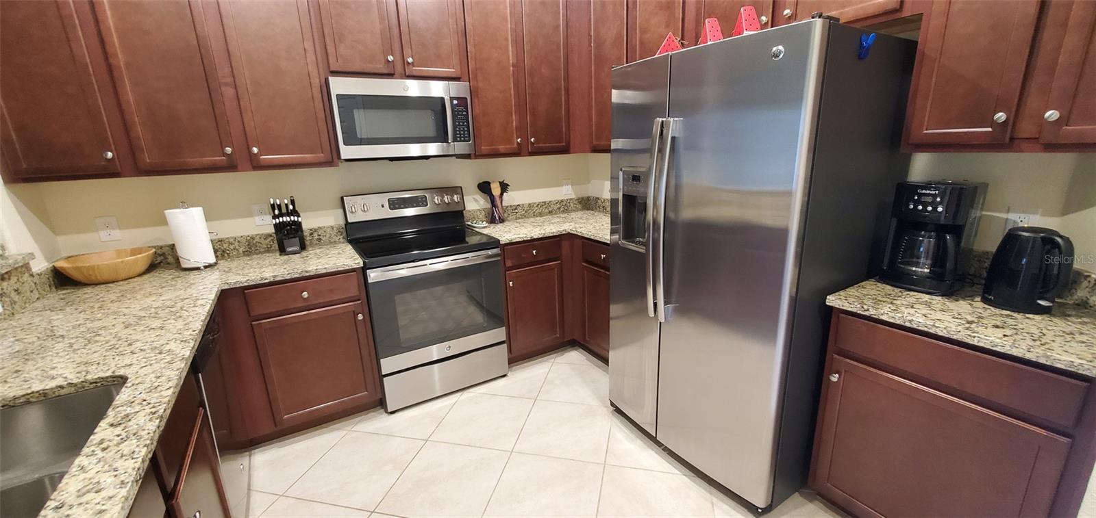 GRAN PARADISO, TWNHMS 1A - Residential Lease