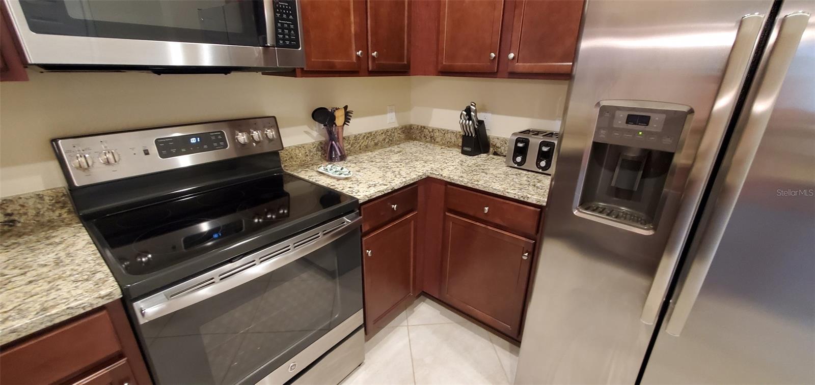 GRAN PARADISO, TWNHMS 1A - Residential Lease