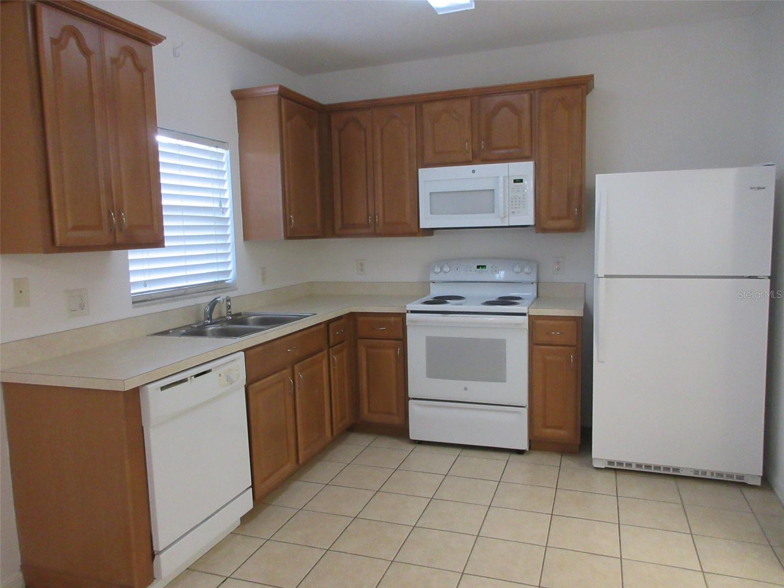 GREENBROOK WALK PH 2 OR 2113/3283 - Residential Lease