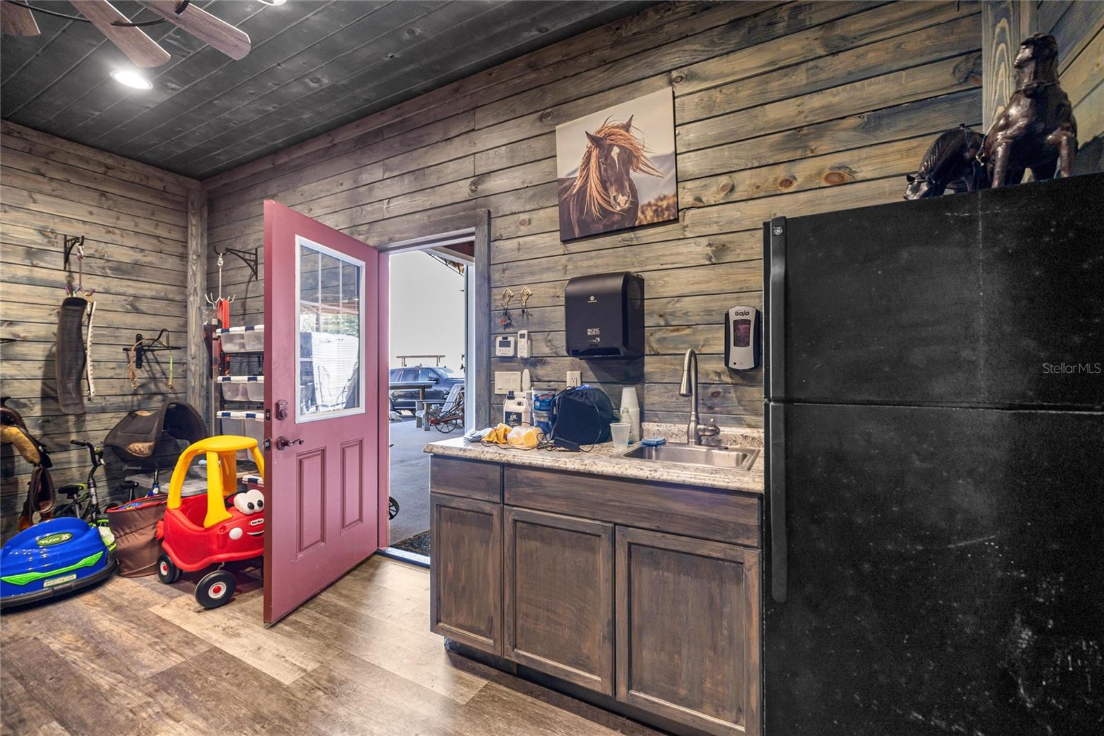 LAKESIDE AT LAKE BRYANT - Residential