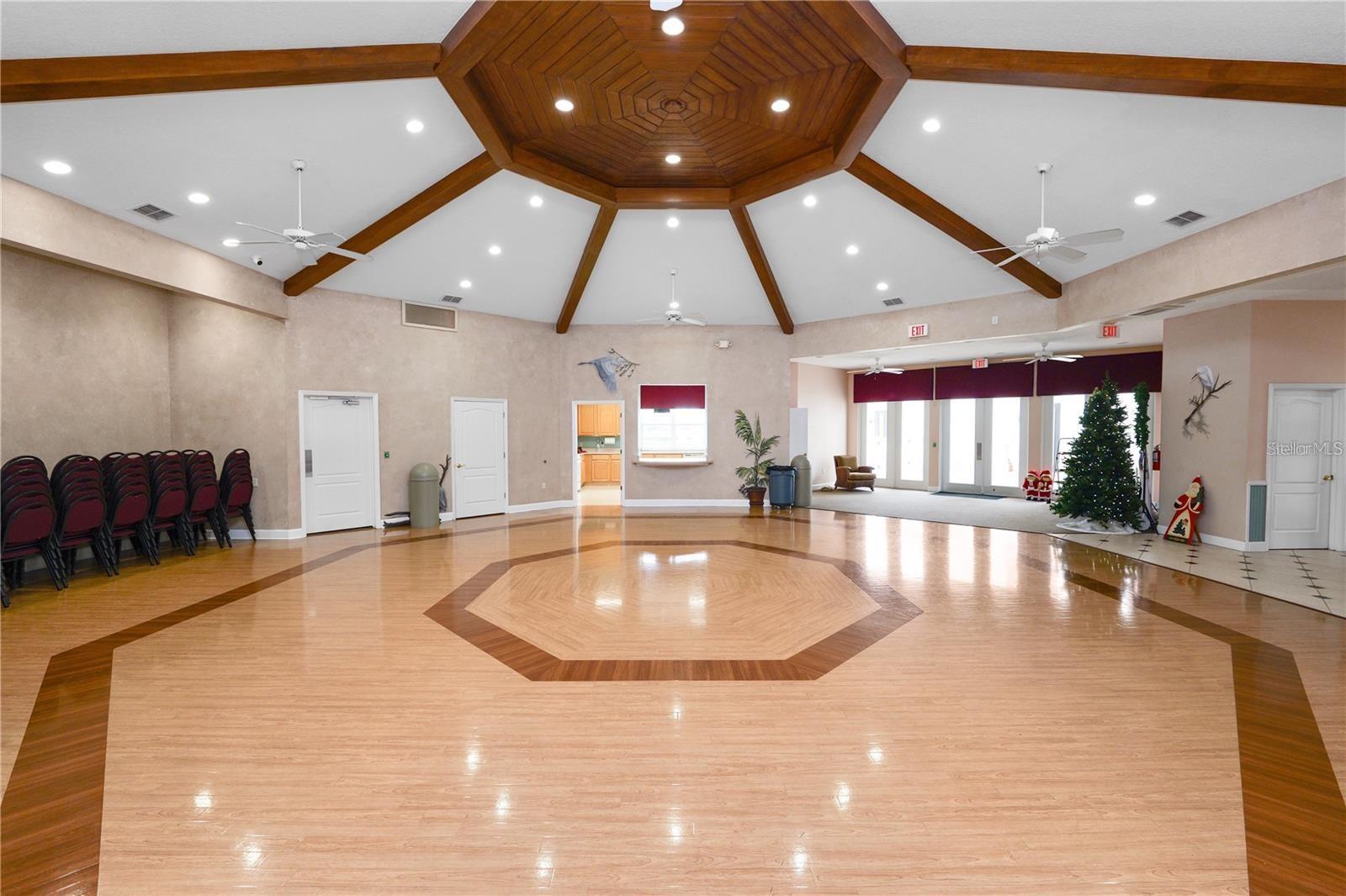 CARRIAGE HOMES AT CARILLON LAKES CONDO - Residential