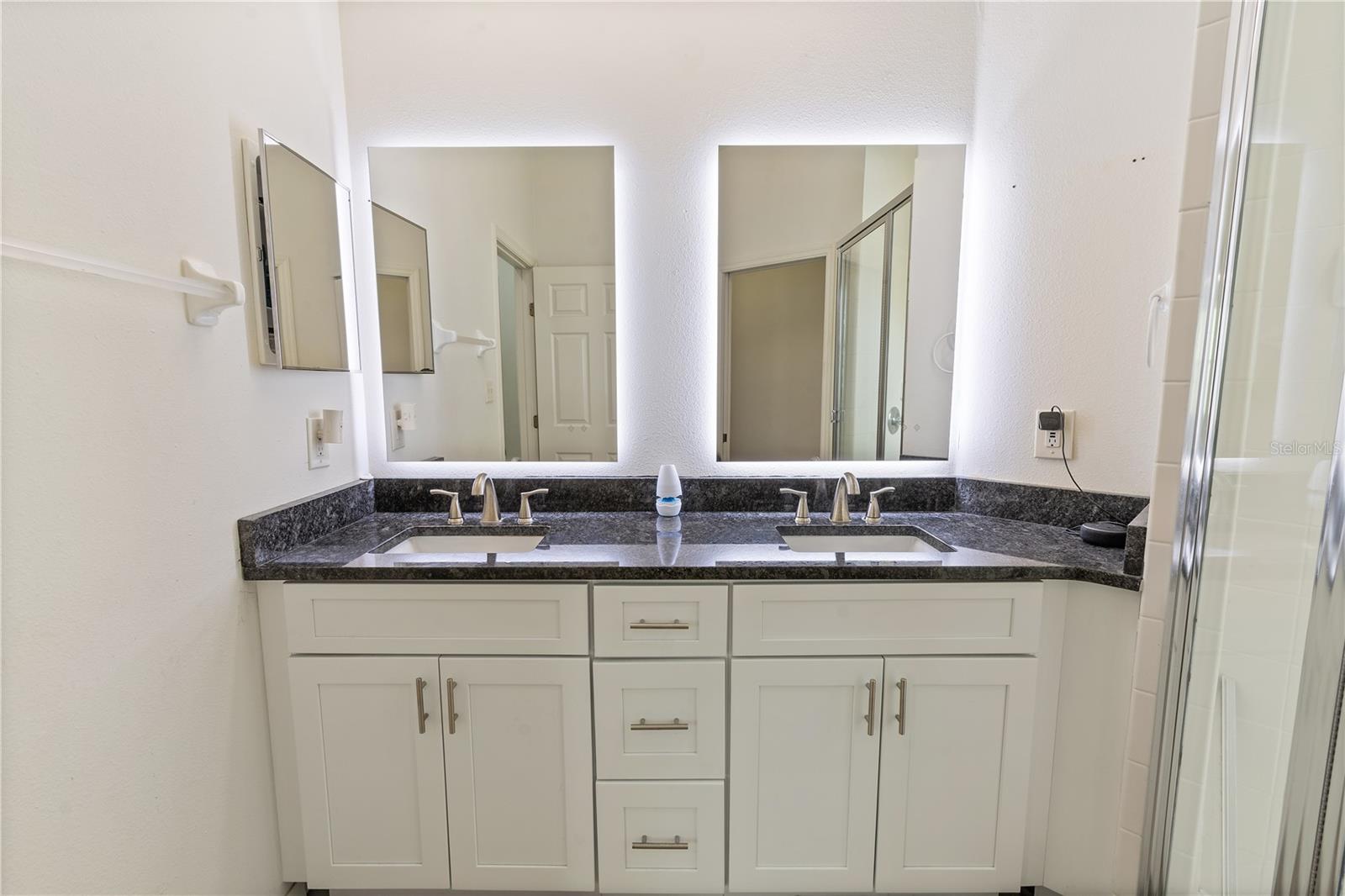 CARRIAGE HOMES AT CARILLON LAKES CONDO - Residential