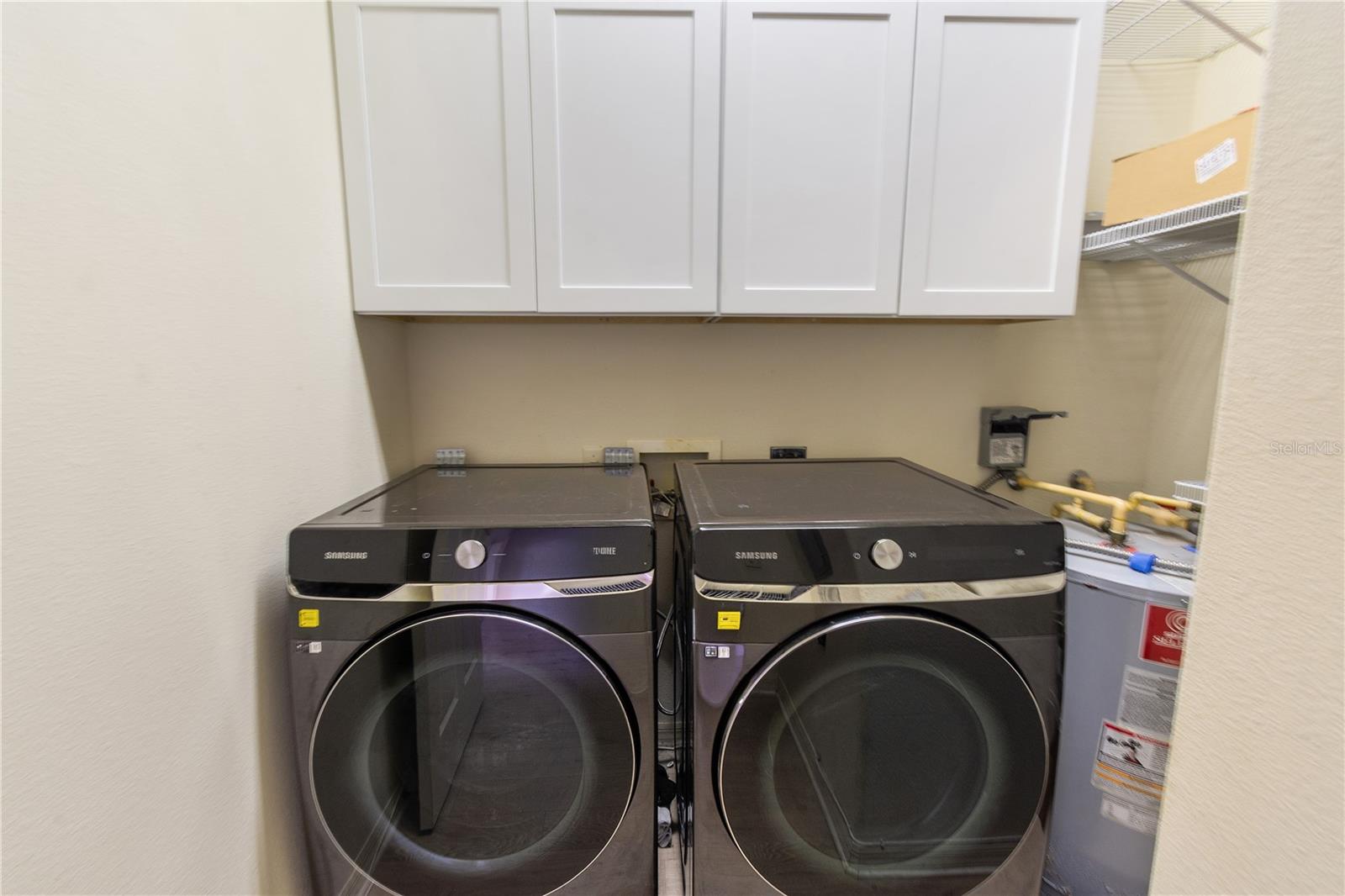 CARRIAGE HOMES AT CARILLON LAKES CONDO - Residential