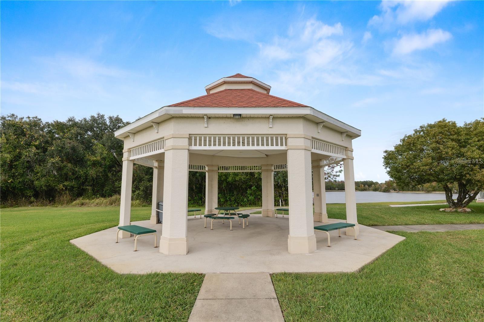 CARRIAGE HOMES AT CARILLON LAKES CONDO - Residential