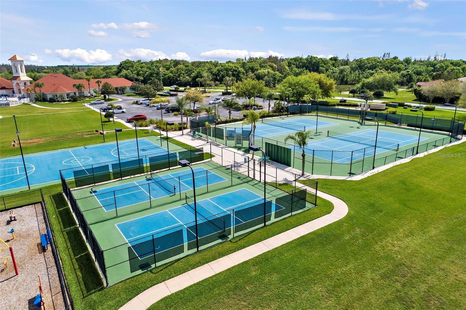 CARRIAGE HOMES AT CARILLON LAKES CONDO - Residential