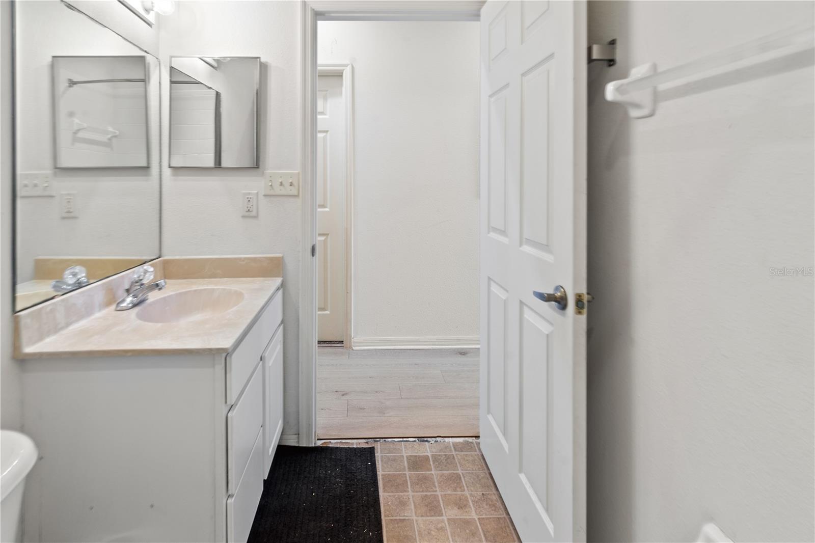 CARRIAGE HOMES AT CARILLON LAKES CONDO - Residential